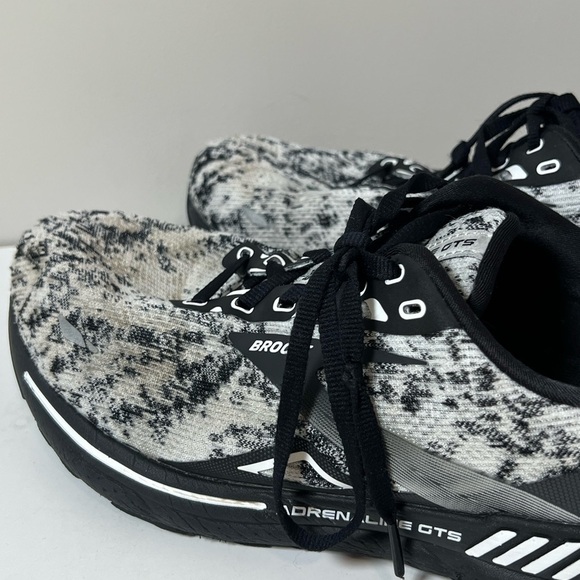 Brooks Size 12 Adrenaline GTS 23 Lightweight Zebra Black White Running Shoe - Picture 12 of 13